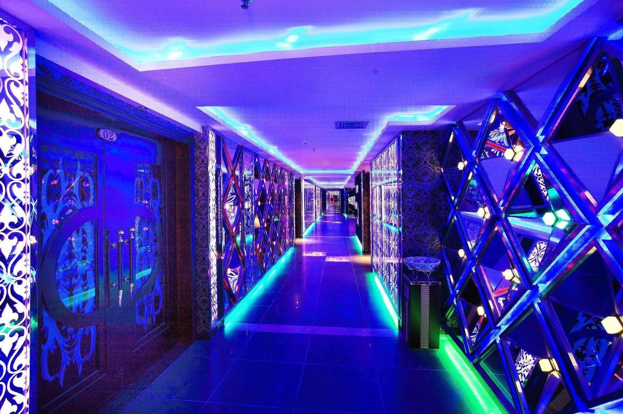 Jasper International Hotel Yangshuo Esterno foto